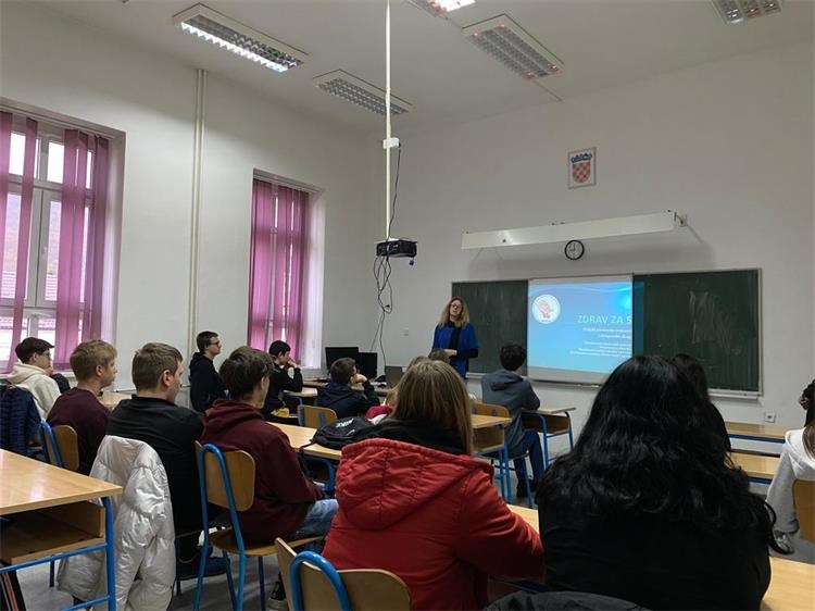 Policijska uprava ličko-senjska započela je s provođenjem edukativnih predavanja u sklopu Nacionalnog projekta „Zdrav za 5“