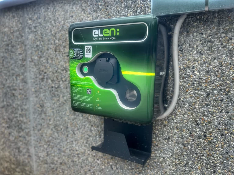 Električne punionice za automobile u Nacionalnom parku Plitvička jezera