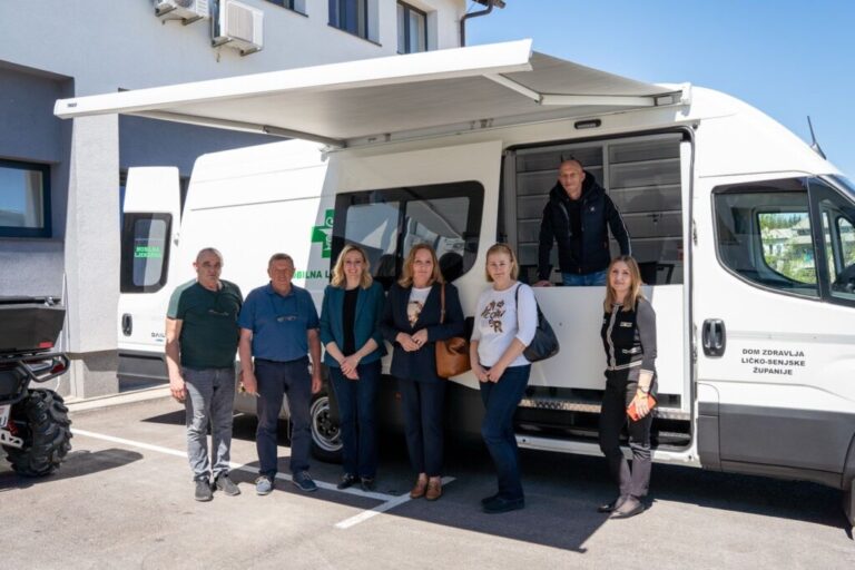 Mobilna ljekarna svake nedjelje u Korenici – nova usluga za Općinu Plitvička jezera