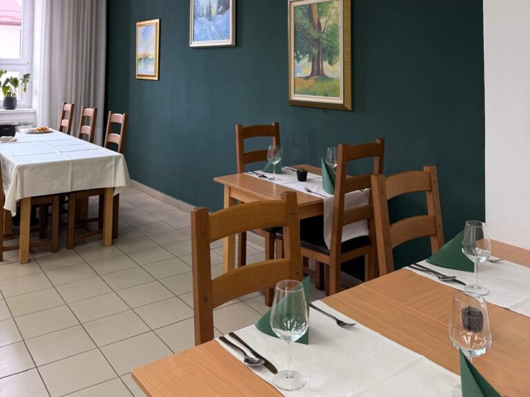 Tjedni jelovnik restorana Mrsinj: Podržite rad učenika Srednje škole Plitvička Jezera