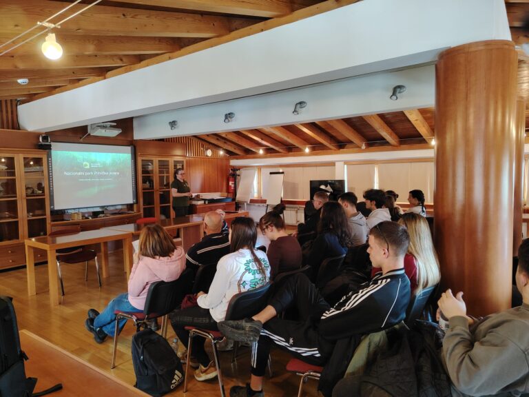 Terenska nastava učenika iz Zadra u Nacionalnom parku Plitvička jezera