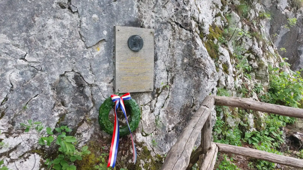 Spomen ploča - Milka Trnina