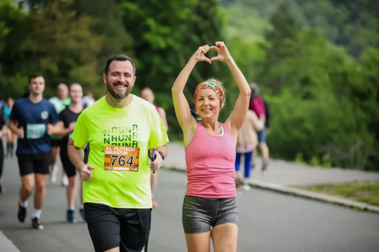 Održan 41. Plitvički maraton, više od 900 trkača iz 50 zemalja na stazama Nacionalnog parka