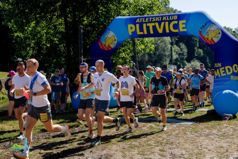 Više od 300 trkača, Korana i veliko srce volontera obilježili 8. Rastoke Trail