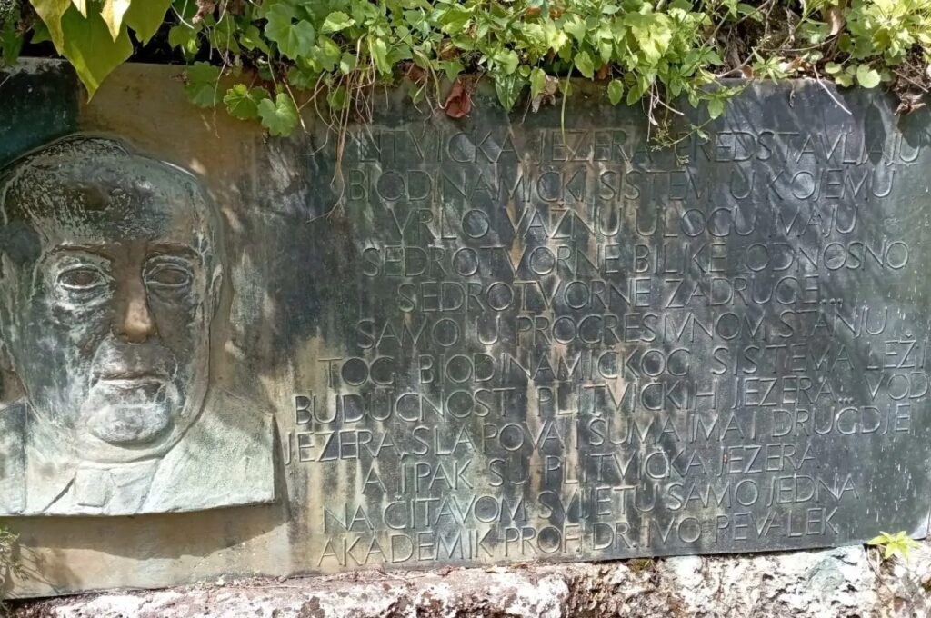 Spomen ploča prije konzervatorsko restauratorskih radova